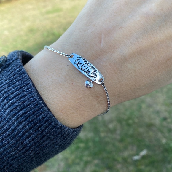 Mom bracelet .925 Sterling Silver with heart dangle dainty 7.25” - Picture 3 of 9